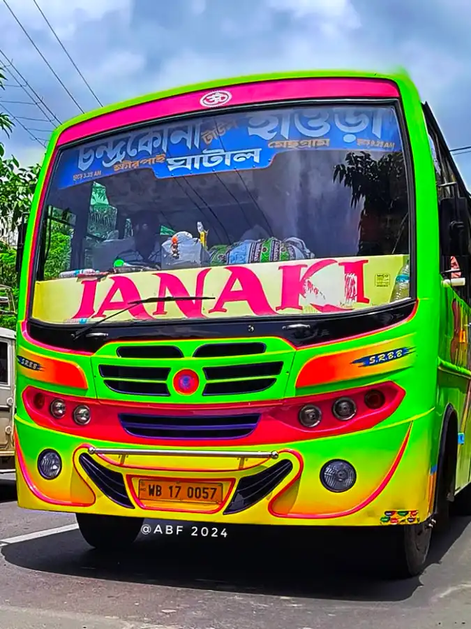 JANAKI bus WB170057
