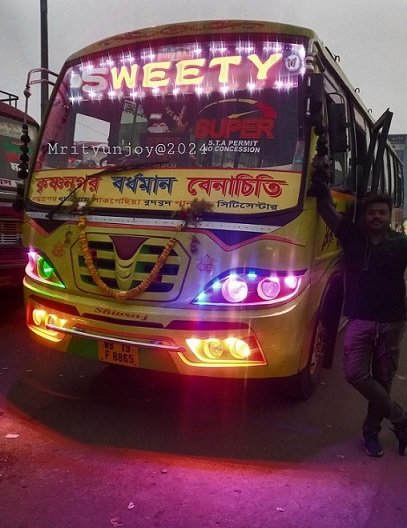 SWEETY bus WB19F8865