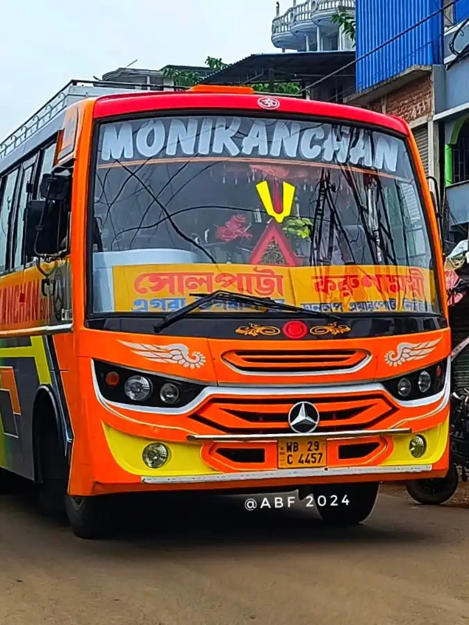 MONIKANCHAN bus WB29C4457