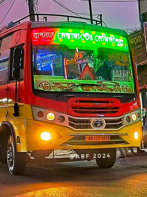 SUTRISHNA bus WB33F1639