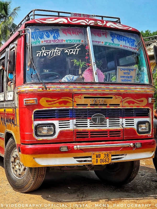 RADHA DAMODAR bus WB39B0662