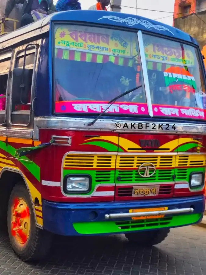 NABARUPA bus WB41A9596
