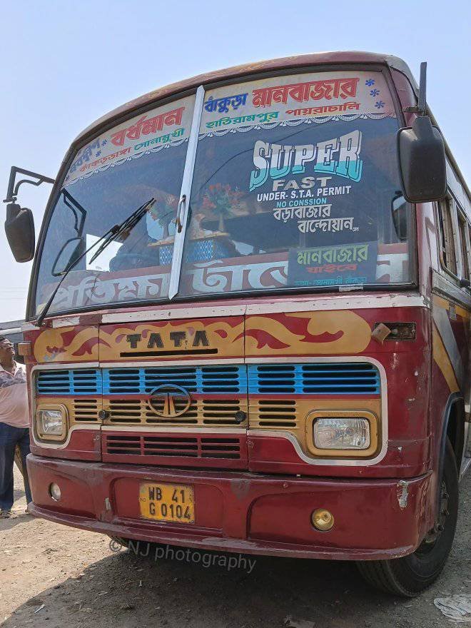 PRATIKSHA bus WB41G0104