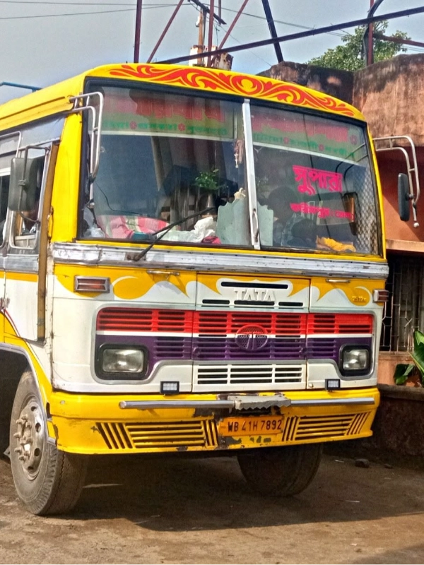 ABHA bus WB41H7892