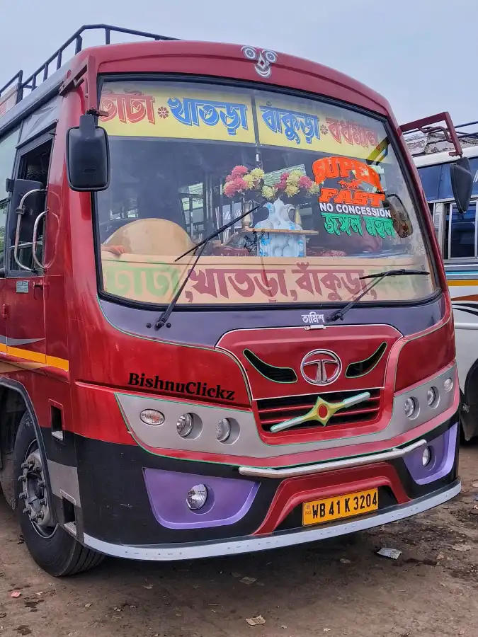 PRATIKSHA bus WB41K3204