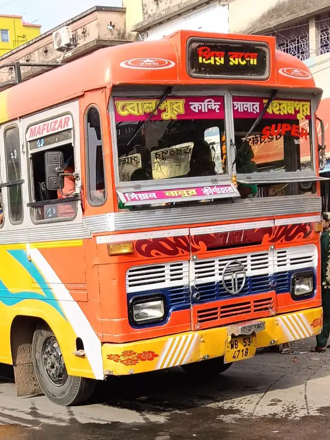 PRIYA RANO bus WB534718