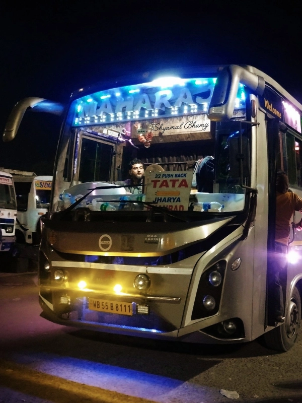 MAHARAJA bus WB55B8111