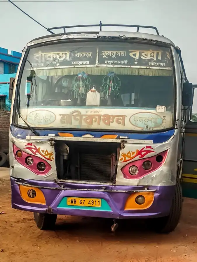 MONIKANCHAN bus WB674911