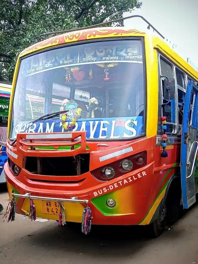 SHIBAM bus WB678424