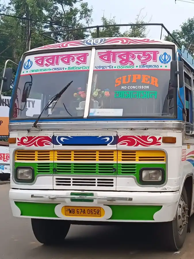 NIRANKAR bus WB67A0652
