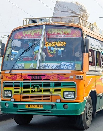 MAA LAXMI bus WB67A5683