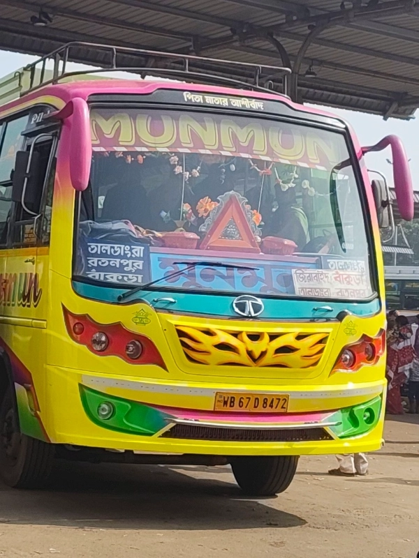 MUNMUN bus WB67D8472